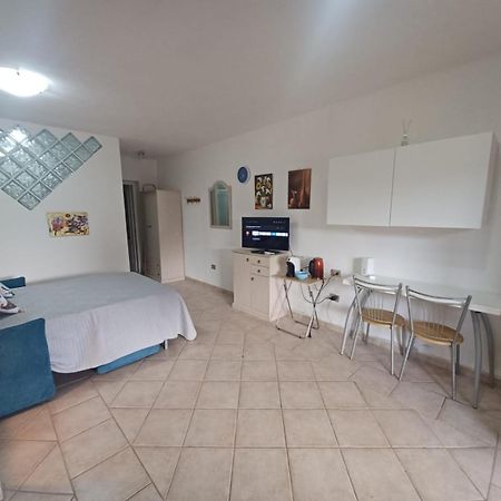 Casa Monella Mono Locale Vista Mare Leilighet Marinella  Eksteriør bilde